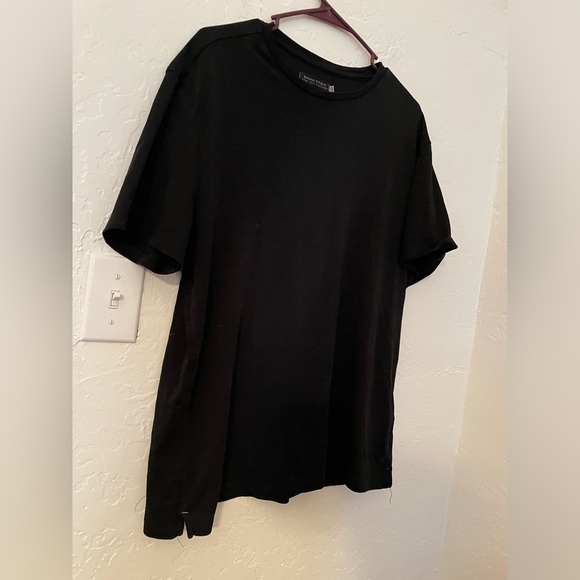 Banana Republic Men’s Luxury Touch Performance t-shirt. Black. Large. EUC. - Picture 7 of 8